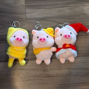 The three little pig keychains
